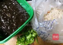 Illustration of how to mix eggplant with potatoes 7