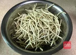 Illustration of how to make Houttuynia cordata old duck soup 6