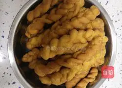  Illustration of how to make homemade twists at home 5