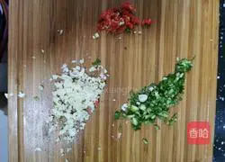 Illustration of how to make cold vermicelli and baby vegetables 4