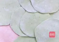 Illustration of how to make spinach juice spring cake 8