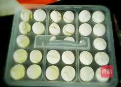 Illustration of how to make colorful fruit glutinous rice balls 1