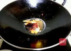 Illustration of how to make fried pork with sauce 5