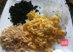 Illustration of how to make zucchini and egg stuffed buns 7