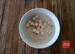 Illustration of how to make red bean and lotus seed soup 3