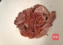 Illustration of dry-mixed spicy beef tendon 4