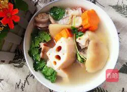 Illustration of how to make pig's feet and lotus root soup 8