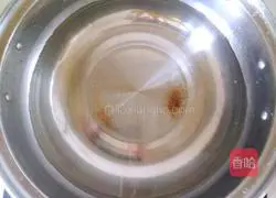 Illustration of how to make motherwort and boiled red dates and eggs 5