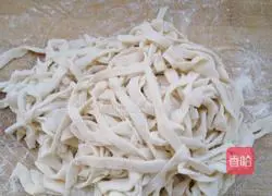 Illustration of how to make pot noodles 1