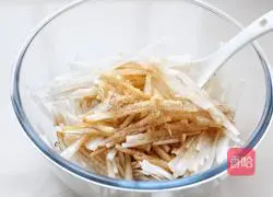 Illustration of how to make cold shredded white radish 3