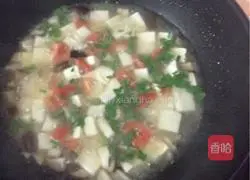 Illustration of how to make mushroom and tofu soup 7