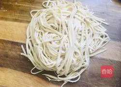 Illustration of how to make hand-made fried noodles 9