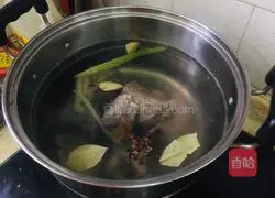 Illustration of how to make beef soup handmade noodles 2