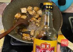 Illustration of braised pork ribs in thick oil red sauce version 7