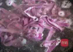 Illustration of how to make old Beijing vegetarian fried noodles 10