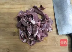 Illustration of how to make pig heart soup 4