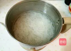 Illustration of how to make vermicelli tofu soup 8