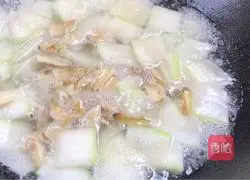 Illustration of how to make lily, shrimp skin and winter melon soup 11