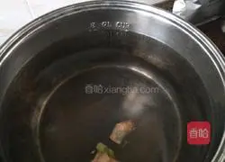 Illustration of how to cook pig lung soup with Houttuynia cordata 4