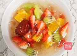 Illustration of how to fish white fungus with fruit 16