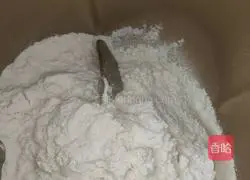 Illustration of how to make love dragon fruit buns 4