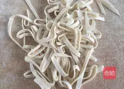 Beef and Mushroom Noodles Recipe Illustration 3