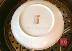 Illustration of how to make shredded pork and egg custard 5