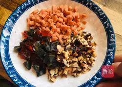 Illustration of how to make preserved egg and tofu soup 1