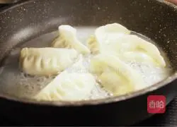 Italian innovative dishes | Illustration of how to make pan-fried ravioli 5