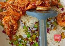Illustration of how to make salt and pepper prawns 16