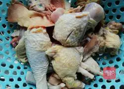 Illustration of how to make chicken soup 1