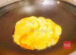 Illustration of how to make mom's tomato and egg soup 8