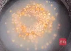 Illustration of how to make caramel pearl black tea latte 2