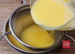 Illustration of how to make tender steamed eggs 8
