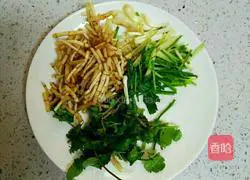 Illustration of how to make Enshi cold folded ear root 2