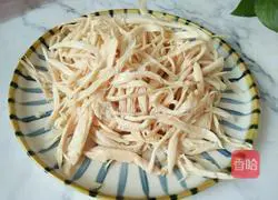 Illustration of how to make cold shredded chicken 2