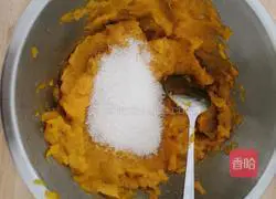 Illustration of how to make fancy pumpkin rolls 3