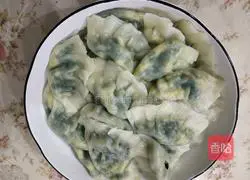 Illustration of how to make leek and potato shredded dumplings 7