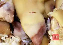 Illustration of steamed pig's trotters 1