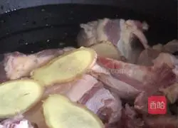 White radish and pork ribs soup recipe 5