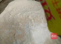 Illustration of how to make five-spice rolls 1