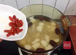 Tremella and Snow Pear Soup Recipe Illustration 13