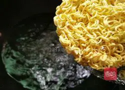 Illustration of how to make cabbage and cheese ramen 4