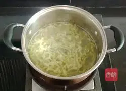 Illustration of how to make pea and pork noodles (baby food supplement) 13