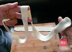Illustration of how to make noodles with oil splash 6