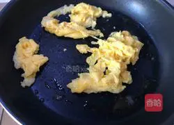 Illustration of Laoganma's fried udon noodles 8