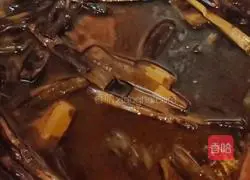 Illustration of how to make noodles with scallion oil 2