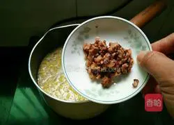 Illustration of how to make pork fan bone soup and baby cabbage noodle soup 5