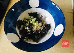 Illustration of how to make seaweed and egg drop soup 5