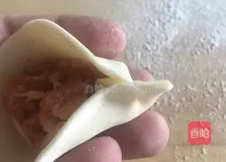 Illustration of making Liuye dumplings 4